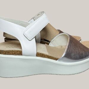 Ecco White Leather Sandals with Metallic Silver Toe